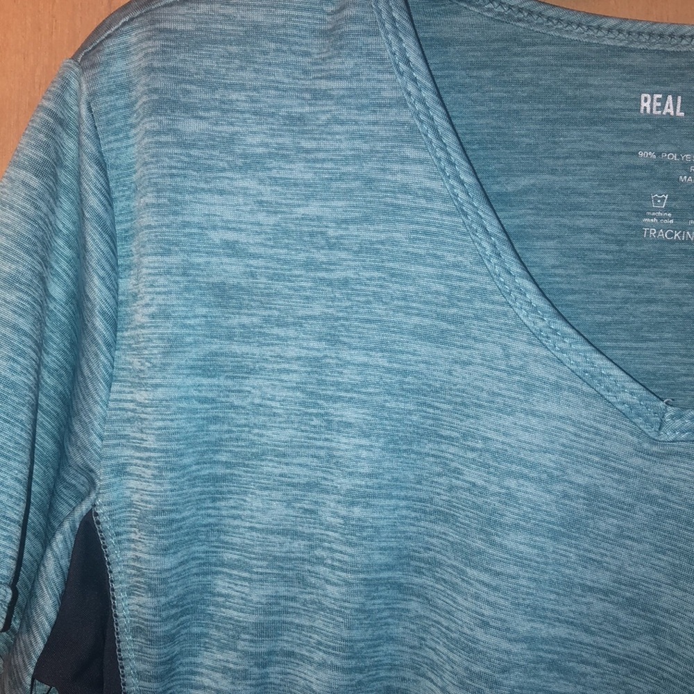 Real Essentials tee - Picture 2 of 3